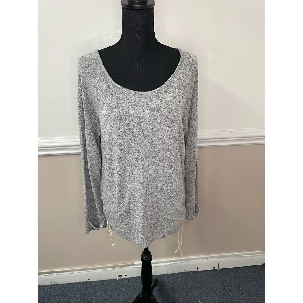 Tahari Grey Long Sleeve Shirt with Pocket and Tie Sides Size Large